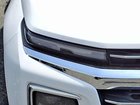 New 2025 Chevrolet Traverse LT w/ LPO, Floor Liner Package image 3