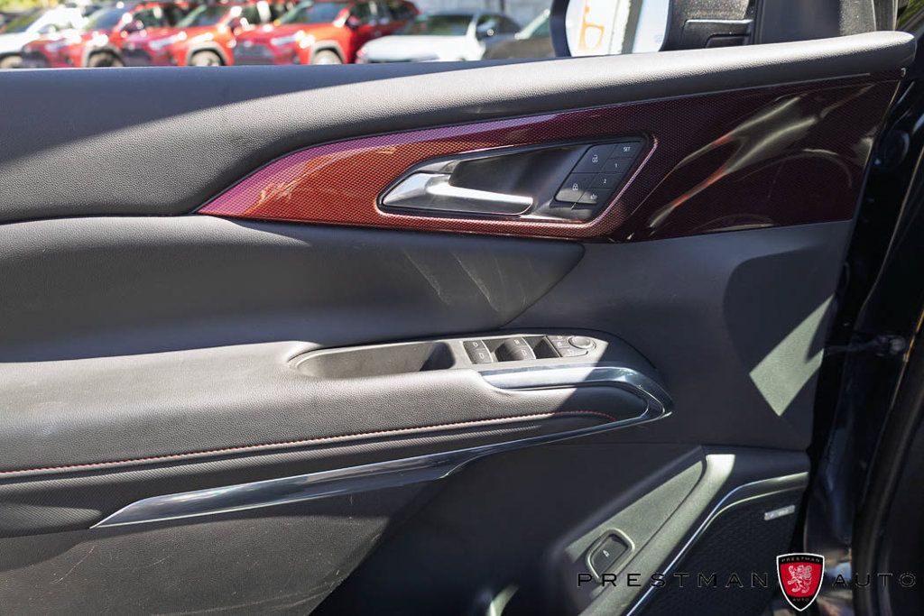 Used 2025 Chevrolet Traverse RS FWD image 26