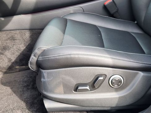 New 2026 Genesis GV70 2.5T Select image 17