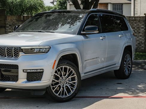 Used 2023 Jeep Grand Cherokee L Summit AWD/4WD image 14