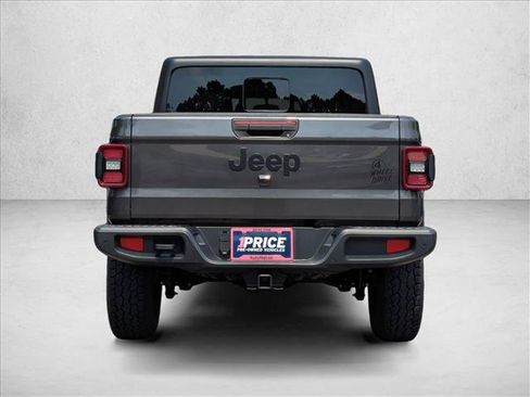 Used 2023 Jeep Gladiator Sport AWD/4WD image 6