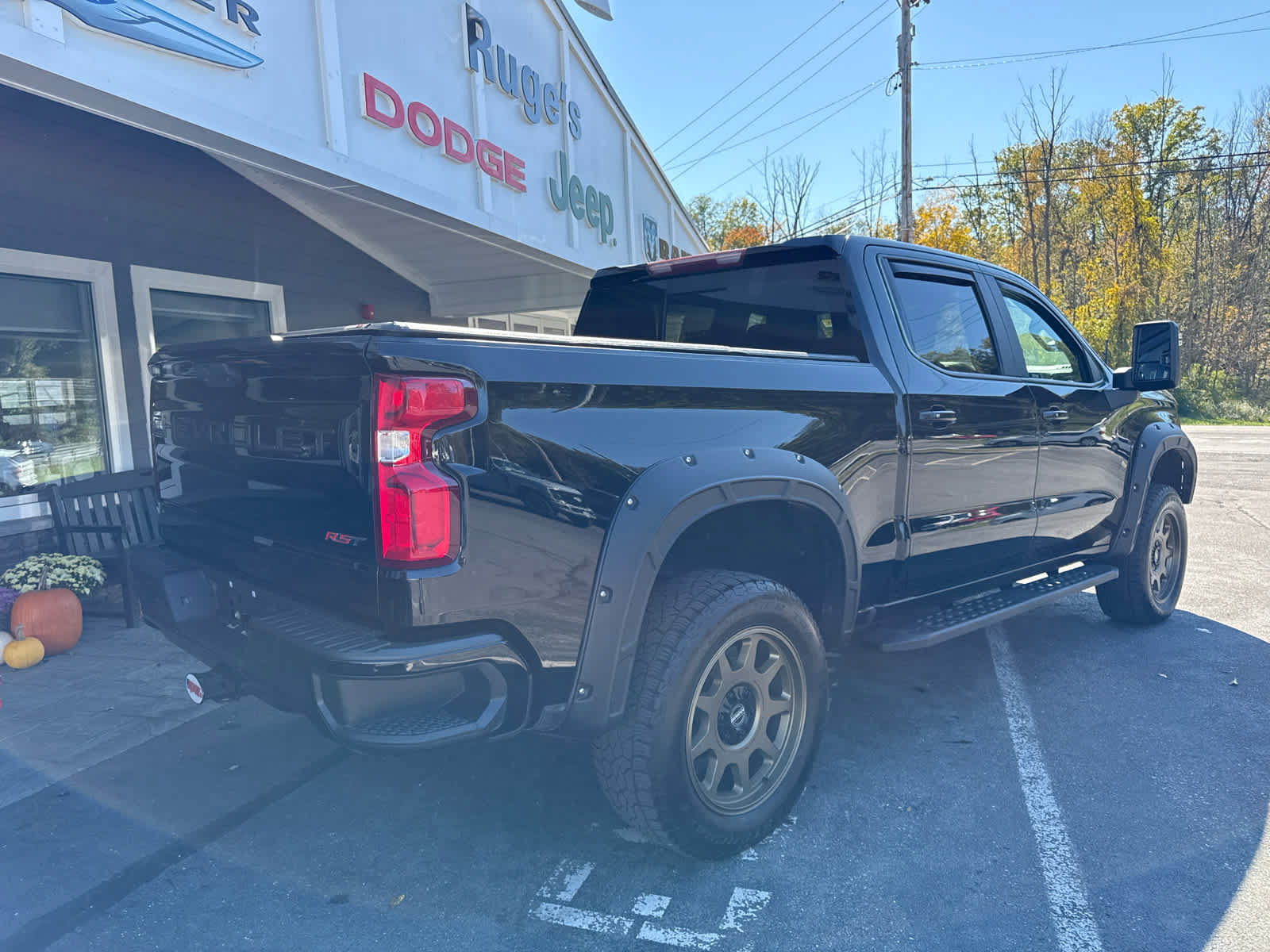Used 2019 Chevrolet Silverado 1500 RST AWD/4WD image 3