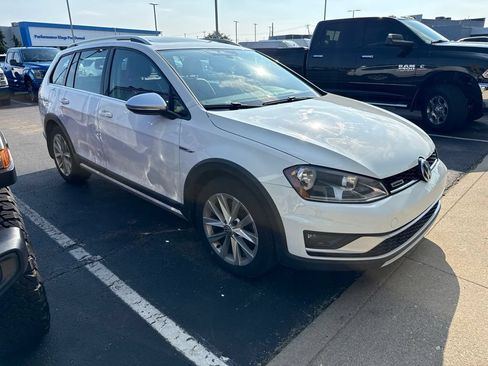 Used 2017 Volkswagen Golf Alltrack SE AWD/4WD image 3