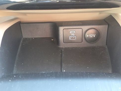 Used 2022 Ford Escape SE FWD image 29