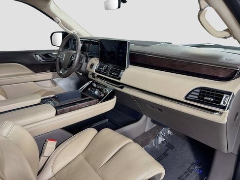 Used 2022 Lincoln Navigator L Reserve AWD/4WD image 30