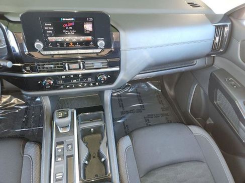 Certified 2025 Nissan Pathfinder SV image 17