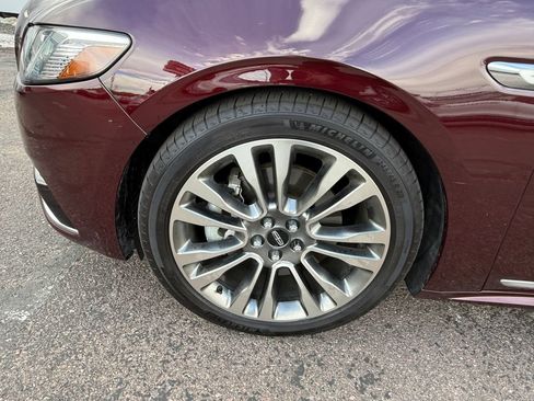 Used 2017 Lincoln Continental Select w/ Climate Package AWD/4WD image 5