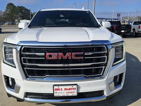 Used 2024 GMC Yukon SLT image 2
