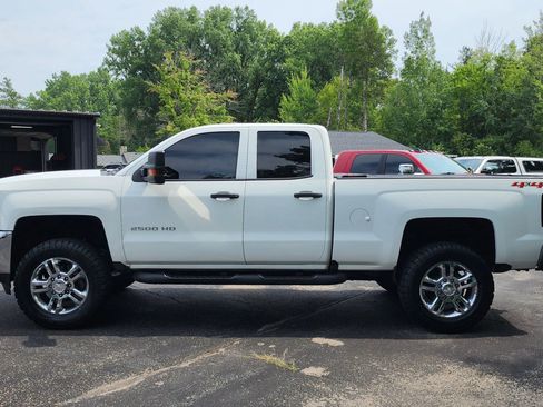 Used 2019 Chevrolet Silverado 2500 W/T AWD/4WD image 12
