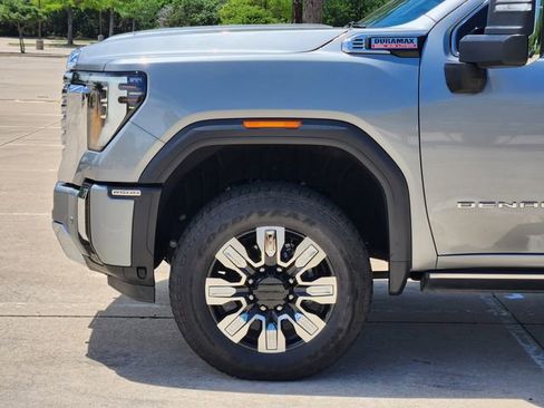 Used 2025 GMC Sierra 2500 Denali w/ Denali Reserve Package AWD/4WD image 8