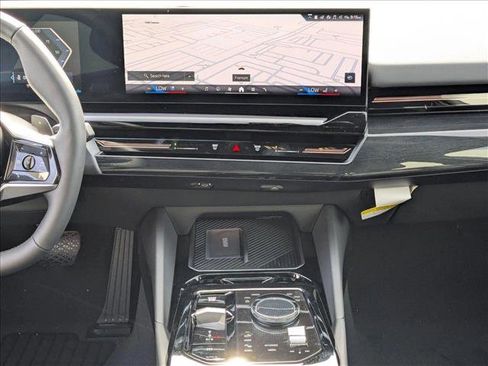 Used 2026 BMW 530i xDrive w/ Premium Package image 11