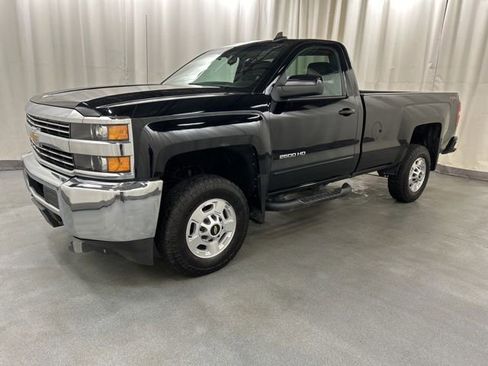 Used 2018 Chevrolet Silverado 2500 LT AWD/4WD image 2