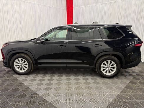 Used 2025 Toyota Grand Highlander AWD image 5