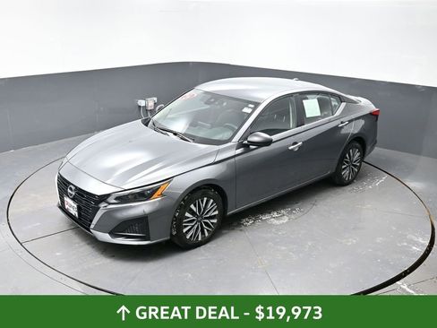 Used 2024 Nissan Altima 2.5 SV image 46