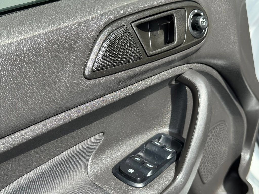 Used 2019 Ford Fiesta ST-Line w/ ST Line Cold Weather Package FWD image 8