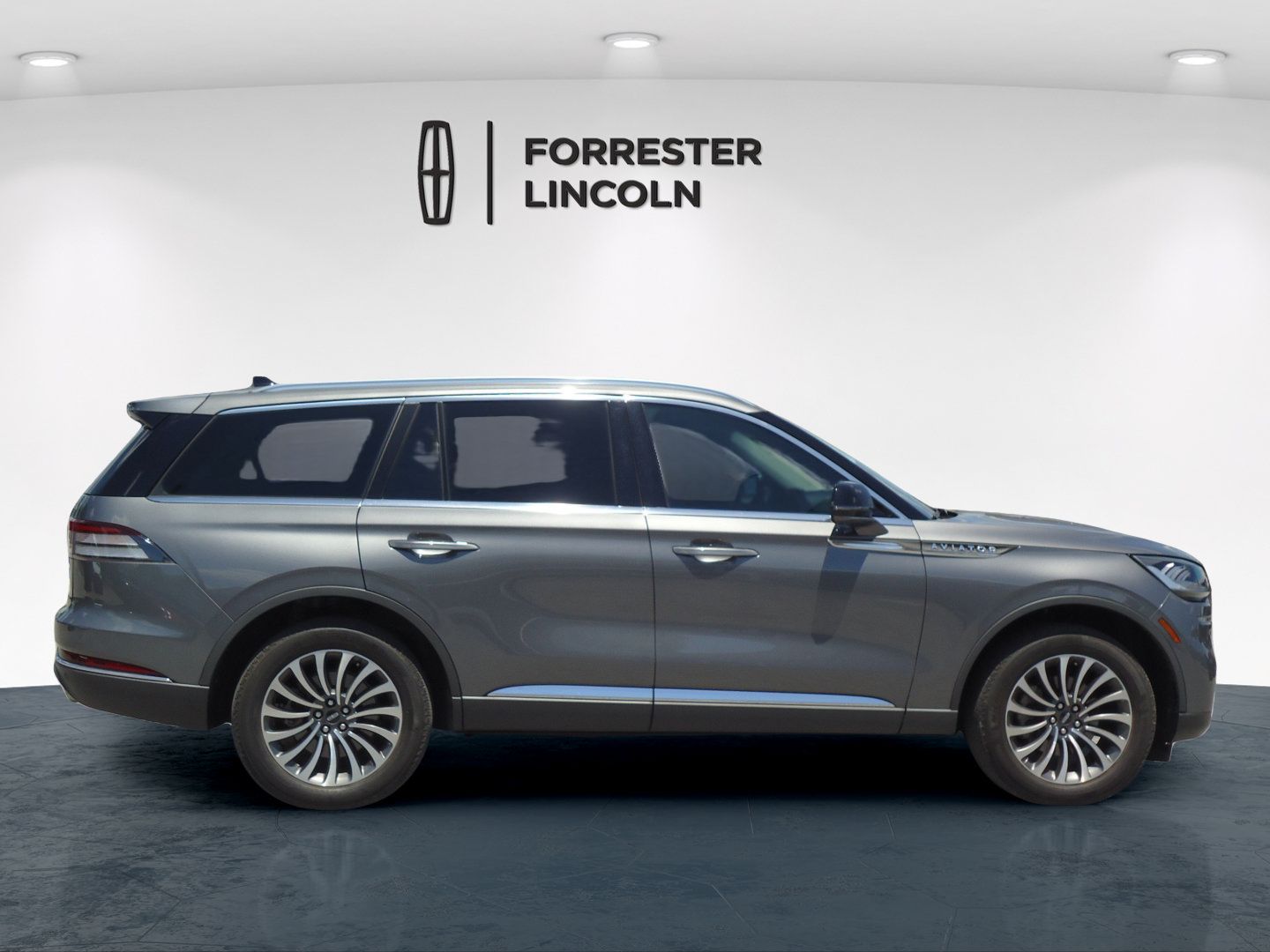Certified 2023 Lincoln Aviator AWD w/ Premium Package image 2
