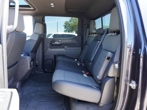 Used 2024 Chevrolet Silverado 1500 ZR2 image 17