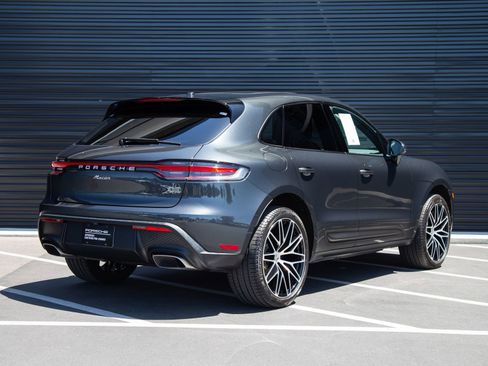 Certified 2024 Porsche Macan AWD/4WD image 8