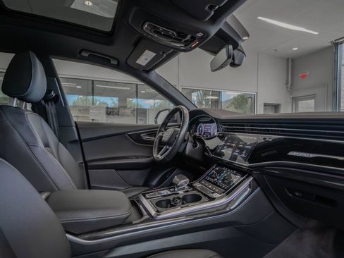 Used 2020 Audi Q8 Premium Plus AWD/4WD image 17