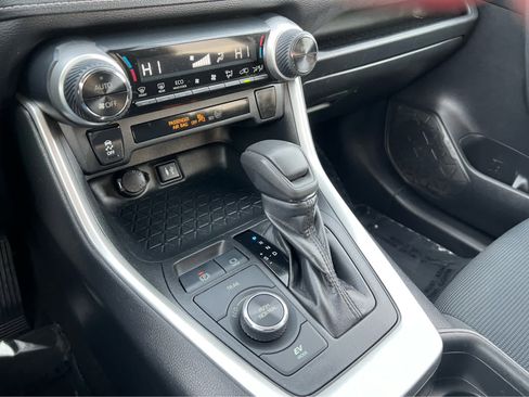 Used 2019 Toyota RAV4 LE image 38