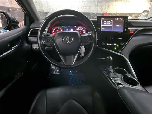 Used 2022 Toyota Camry XSE FWD image 8