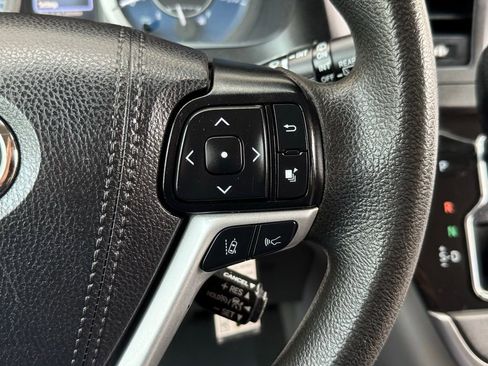 Used 2020 Toyota Sienna L image 34