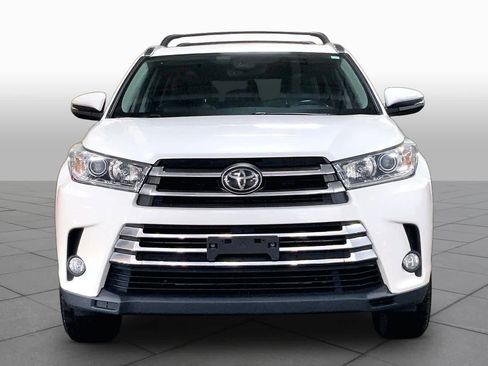 Used 2017 Toyota Highlander Limited AWD/4WD image 4