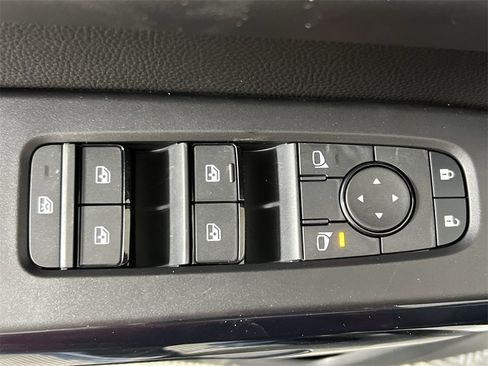 New 2025 Nissan Pathfinder SV image 15