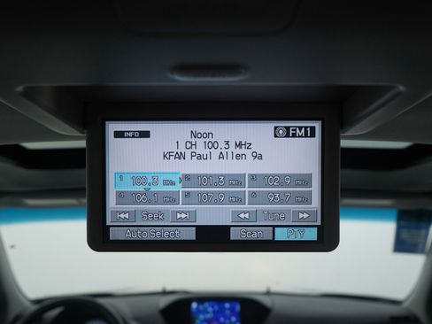 Used 2015 Honda Pilot Touring image 16