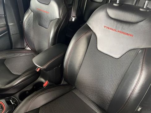 Used 2020 Jeep Compass Trailhawk image 25