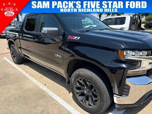 Used 2019 Chevrolet Silverado 1500 LT w/ Texas Edition AWD/4WD image 2
