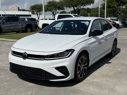 Used 2025 Volkswagen Jetta Sport FWD image 9