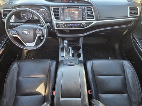 Used 2017 Toyota Highlander Limited Platinum image 20