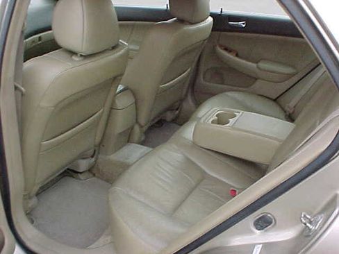 Used 2005 Honda Accord EX image 8