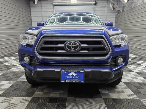 Used 2022 Toyota Tacoma SR5 AWD/4WD image 3