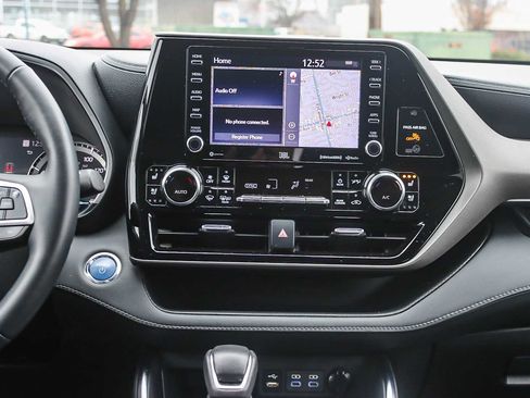 Used 2022 Toyota Highlander Limited image 12