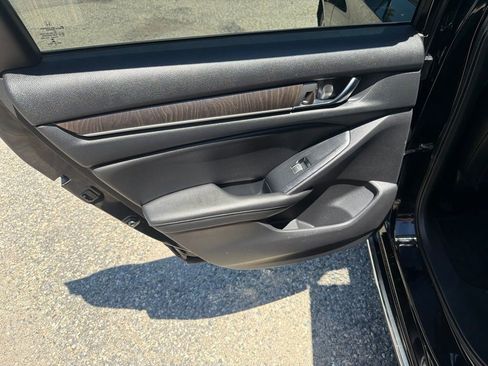 Used 2019 Honda Accord EX-L image 18
