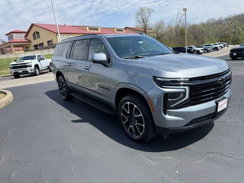 New 2026 Chevrolet Suburban RST w/ Advanced Technology Package AWD/4WD image 10