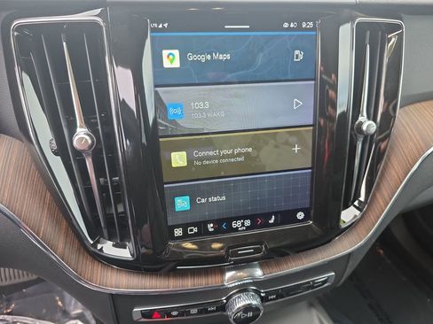 Certified 2022 Volvo XC60 B5 Momentum w/ Climate Package image 29