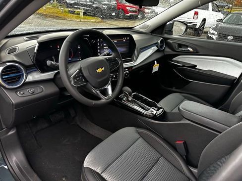 New 2026 Chevrolet Trax LT w/ Driver Confidence Package FWD image 17