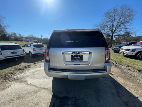 Used 2017 GMC Yukon Denali w/ Open Road Package image 7