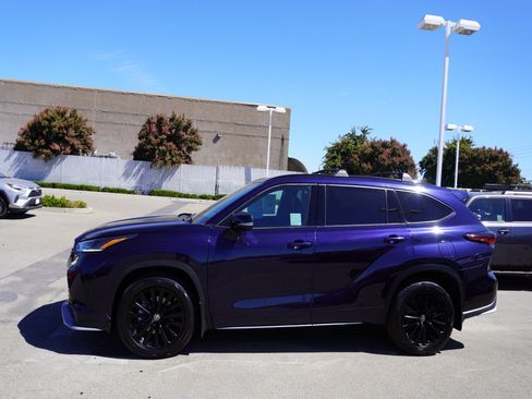 Used 2024 Toyota Highlander XSE AWD/4WD image 6