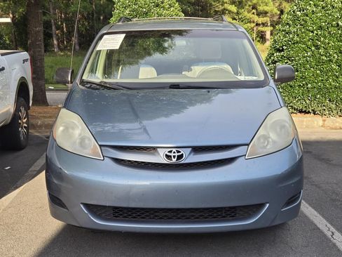 Used 2007 Toyota Sienna CE FWD image 2