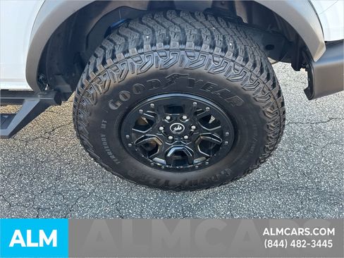 Used 2023 Ford Bronco Wildtrak image 24