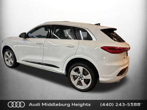 Certified 2025 Audi Q5 Premium w/ Premium Plus AWD/4WD image 5
