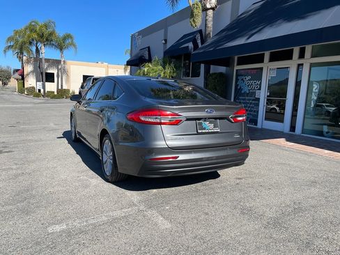 Used 2020 Ford Fusion SE image 7