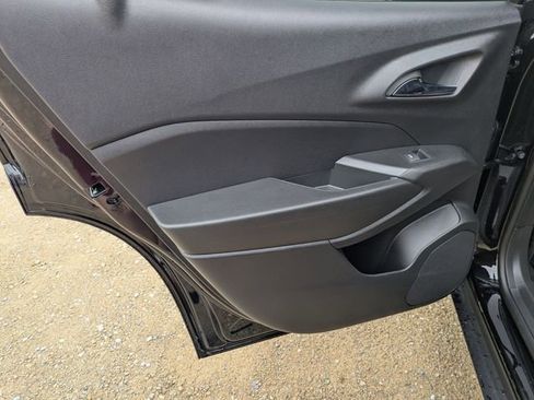 New 2026 Chevrolet Trax RS w/ Sunroof Package FWD image 23
