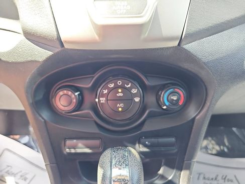 Used 2013 Ford Fiesta SE FWD image 23