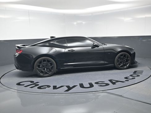 Used 2017 Chevrolet Camaro SS image 10