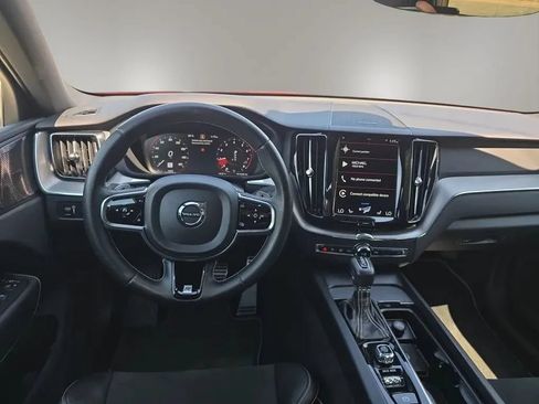 Used 2019 Volvo XC60 T5 R-Design AWD/4WD image 14